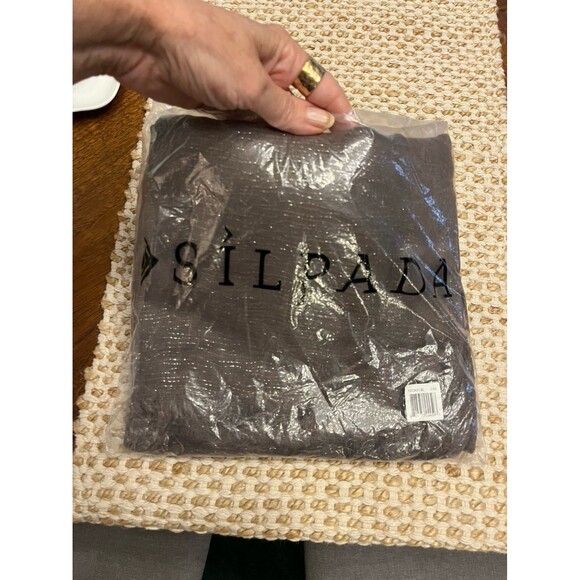 Silpada Brand New w Tags Scarf Mushroom Taupe Gray w Silver Metallic Threads - Picture 2 of 2